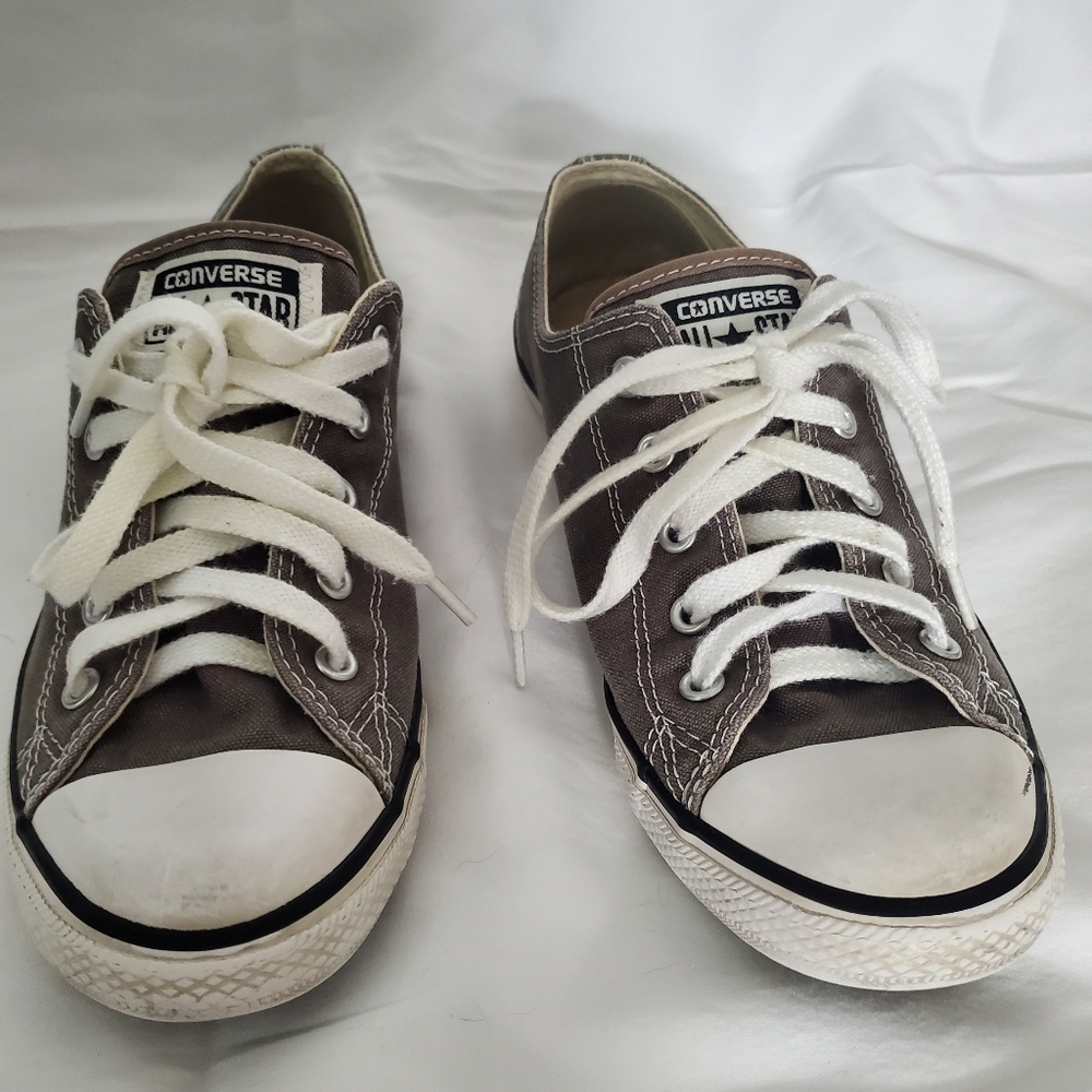 Converse - Picture 2 of 2